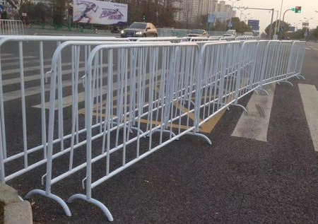 临时隔离护栏出租_铁马�U�赁